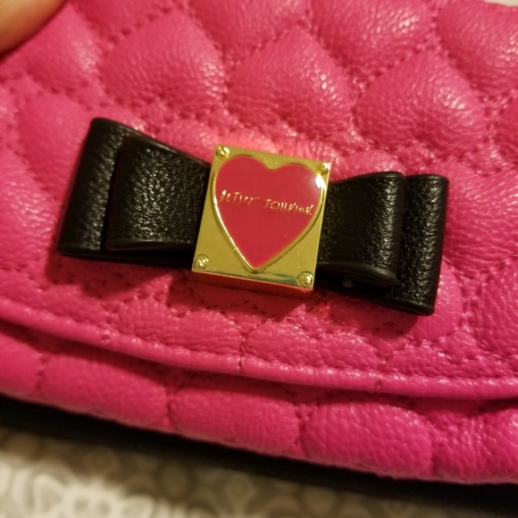 Pink Betsey Johnson Heart Quilted Wallet/Clutch - Picture 3 of 7